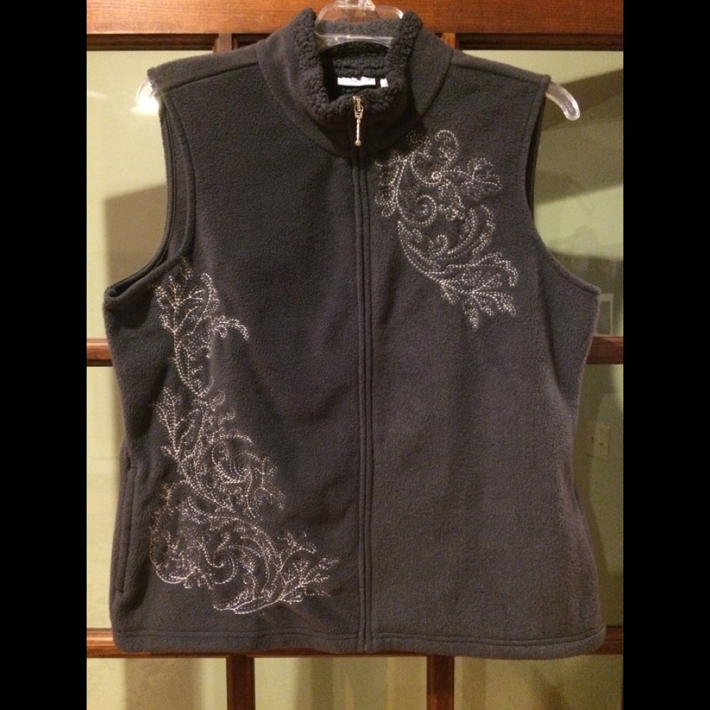 Croft and Barrow fleece vest